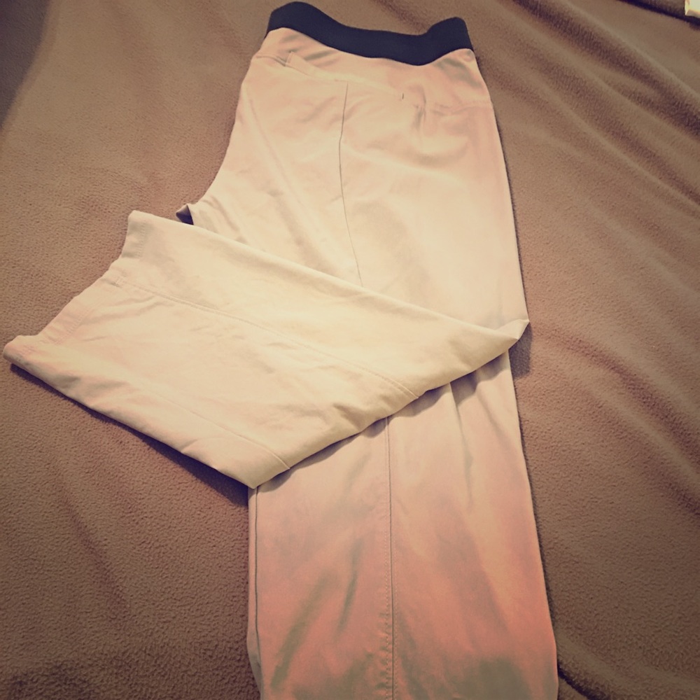 Fun Capris & versatile for many occasions. NWOT